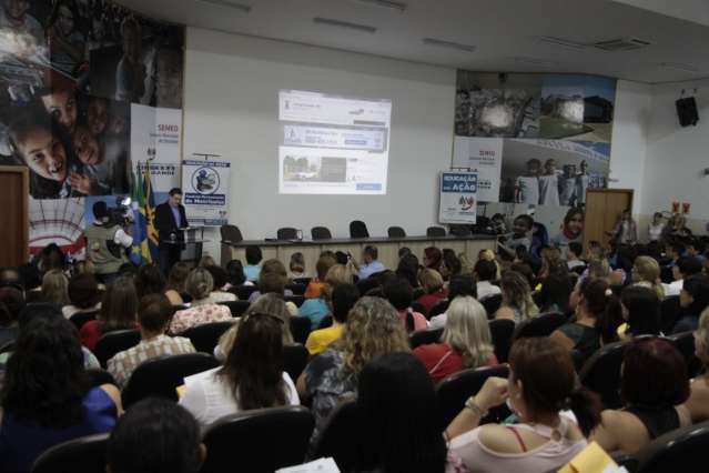Com 96 mil alunos, Capital abre hoje pr&eacute;-matr&iacute;cula para ano letivo 2014