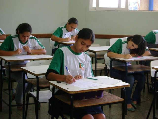  Estudantes de escolas estaduais participaram de concurso de reda&ccedil;&atilde;o do TRE