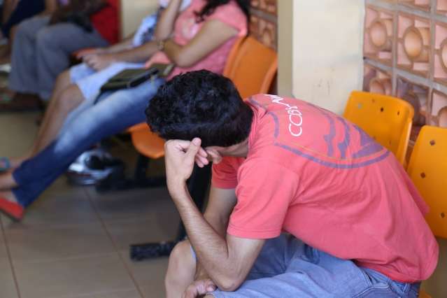 Pacientes reclamam da falta de m&eacute;dico e espera de 3h na triagem