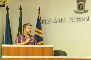 Elton Pereira de Matos durante depoimento à CPI. (Foto: André Bittar)