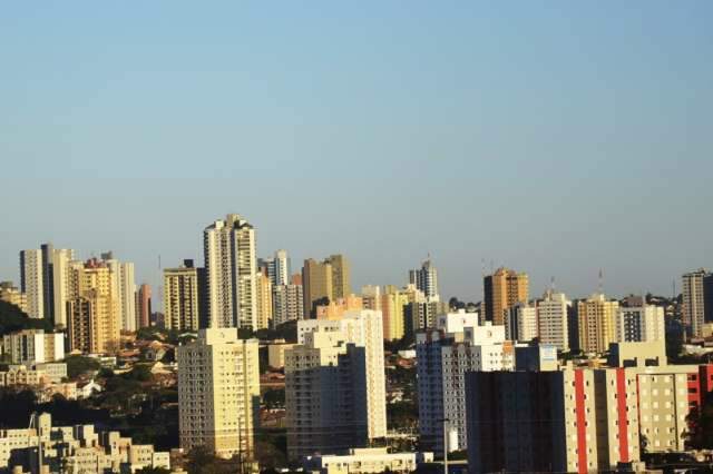 Com&eacute;rcio, supermercados e shoppings funcionam nesta ter&ccedil;a