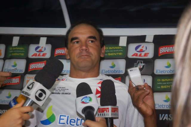  T&eacute;cnico do Vasco prega &ldquo;respeito ao rival&rdquo;, mas quer vit&oacute;ria por 2 gols