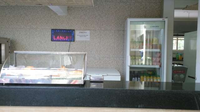 Com lei em vigor h&aacute; um ano, cantina fica mais saud&aacute;vel nas escolas
