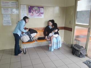 As mães levaram os pequenos para vacinar nesta sexta-feira, último dia da campanha (Izabela Sanchez)