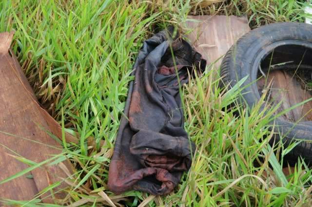 Morto com sete facadas tinha 25 anos e suspeita &eacute; de crime passional 