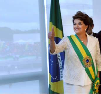 Dilma Rousseff dedica primeiro dia no Planalto a receber chefes estrangeiros