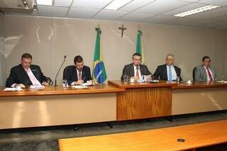 Deputados durante reunião da CPI da JBS (Foto: Wagner Guimarães/ALMS)