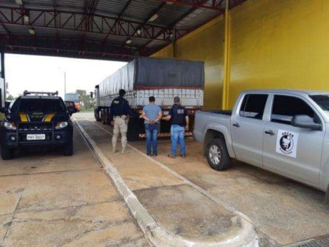 Carreta que saiu de MS com R$ 2 milh&otilde;es em cigarros &eacute; apreendida em Goi&aacute;s 