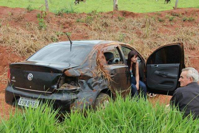 Mulher fica ferida em capotagem na MS-276