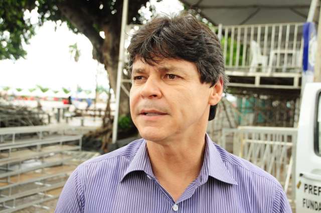 Duarte protesta contra &ldquo;capina&rdquo; da ALL e diz que empresa &eacute; irrespons&aacute;vel