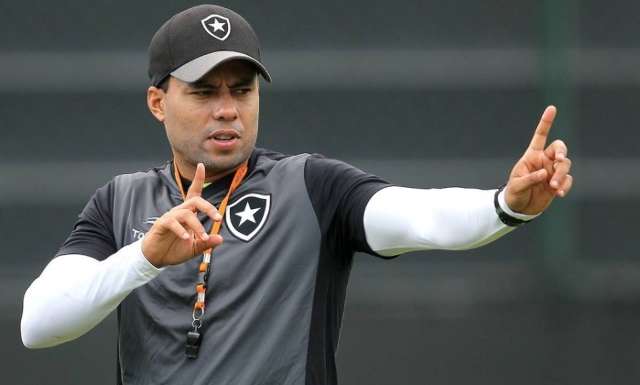 De olho na Libertadores, Botafogo e Santos abrem rodada do Brasileir&atilde;o