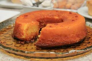 Quindão, é o bolo com a mesma receita do quindim feito com coco ralado, gema de ovo e açúcar. (Foto: Marina Pacheco)