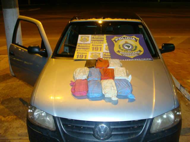  Mulher &eacute; presa quando seguia para MG com 11,5 quilos de coca&iacute;na