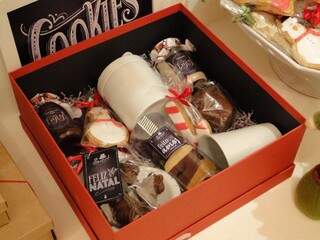 Caixas com chocolates, biscoitos e panetones pode ser uma ótima opção. (Foto: Divulgação)