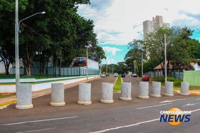 Mesmo com dinheiro liberado h&aacute; 18 meses, obra em rotat&oacute;ria fica no papel