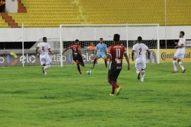 Al&eacute;m de eliminado, Comercial &eacute; denunciado por n&atilde;o pagar arbitragem