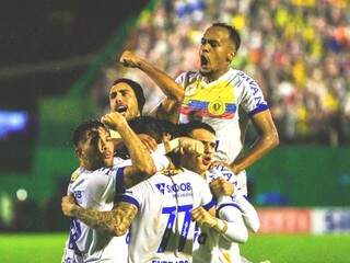 Jogadores da Chapecoense celebram gol contra o Colorado (Foto: ACF/Divulgação)