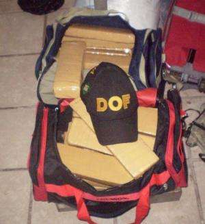 Moradores de SP s&atilde;o flagrados com droga em &ocirc;nibus e acabam presos em MS