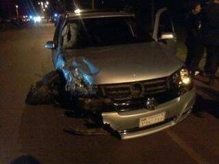 Motociclista fez manobra arriscada e colidiu com o veículo. (Foto: Reprodução/WhatsApp)