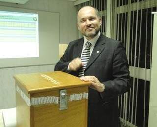 Atual defensor-geral, Paulo Andre Defante foi o mais votado para o cargo no biênio 2013/15 (Foto: Divulgação)