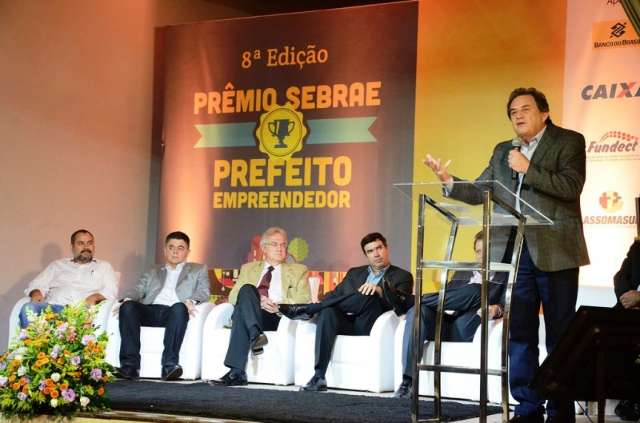 Moka diz que sem dinheiro prefeitos t&ecirc;m que ser criativos para executar projetos