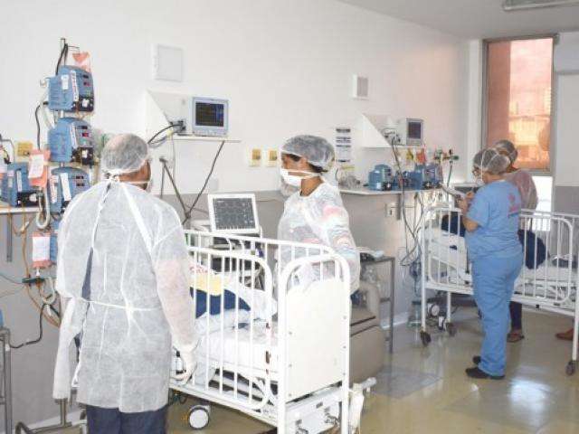 No dia do anivers&aacute;rio, melhora de beb&ecirc; intoxicada &eacute; presente para os pais