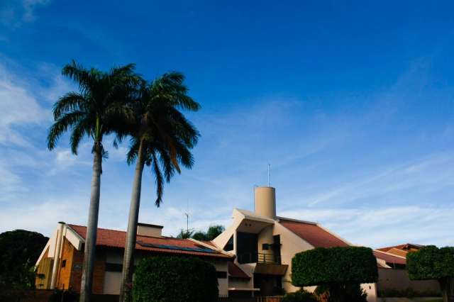 Quinta-feira amanhece com sol, mas previs&atilde;o &eacute; de chuva no fim da tarde