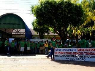 Alunos realizaram ocupação simbólica em colégio de Aquidauana (Foto: Divulgação)