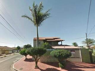 Imagem captada pelo Google Street View mostra foto da casa em julho de 2012. (Foto: Reprodução)