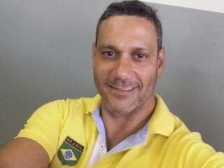 Perito papiloscopista da Polícia Civil, Jones Gegiori Borges foi morto com três tiros (Foto: Reprodução / Facebook)