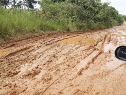 Chuva destroi estradas vicinais e 200 alunos estão sem poder ir à escola