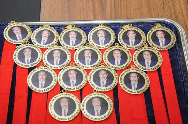 Assembleia presta homenagem aos jornalistas de destaque em MS