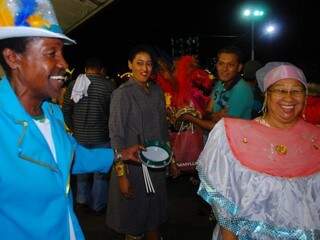 Aos 65 anos, a corumbaense tem história no Carnaval. (Foto: Arquivo/Marcos Ermínio)