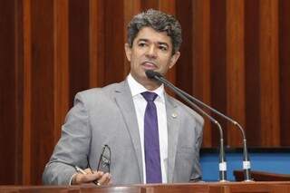 Por precaução, o líder do Governo na AL, Rinaldo Modesto (PSDB), retirou projeto de pauta (Foto: AL/Divulgação)