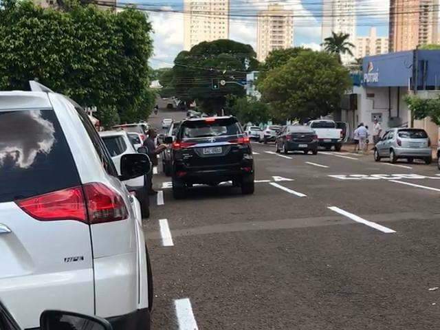 Na d&uacute;vida se aulas come&ccedil;aram? &Eacute; s&oacute; observar os abusos da fila dupla
