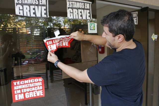 Ap&oacute;s administrativos, professores da UFGD devem encerrar greve hoje