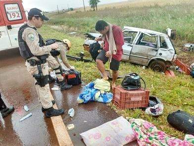 Mulher de 60 anos morreu ap&oacute;s ve&iacute;culo sair da pista e capotar