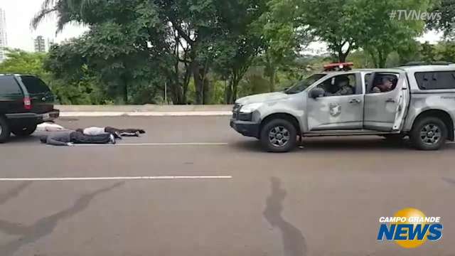 Simula&ccedil;&atilde;o de abordagens para curso do Choque chama a aten&ccedil;&atilde;o em avenida