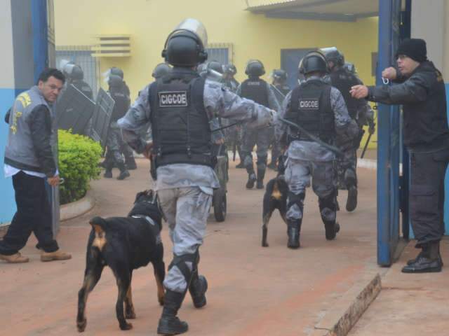  Ap&oacute;s v&iacute;deo com festa de detentos, pres&iacute;dio passa por pente-fino