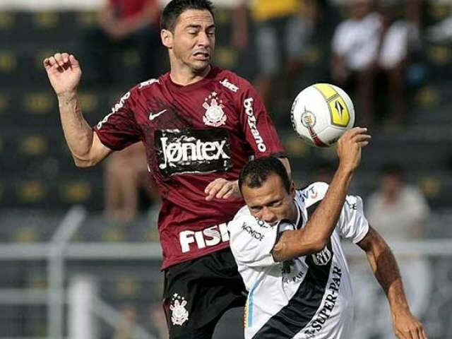  Corinthians aproveita trope&ccedil;o tricolor e termina na lideran&ccedil;a do Paulist&atilde;o