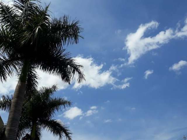 Frente fria chega e promete derrubar temperatura no anivers&aacute;rio da Capital