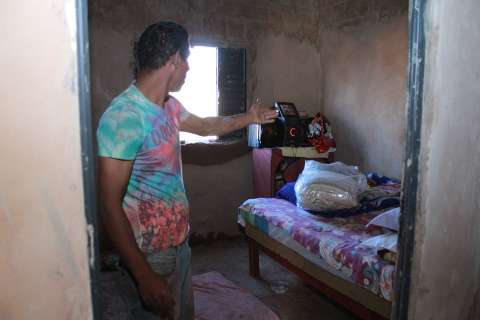 Casas de loteamento mostram pressa de Bernal: metade nem dá para morar