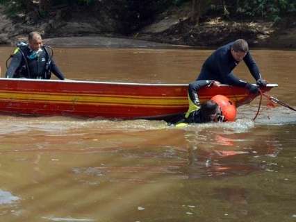 Bombeiros localizam corpo de homem que sumiu em pescaria no Rio Negro 