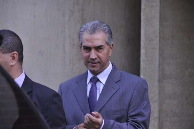 Reinaldo marca reuni&atilde;o para discutir reajuste de 25% aos professores