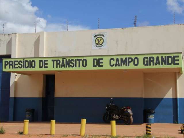 Detento pula muro e alambrado e foge de pres&iacute;dio em Campo Grande