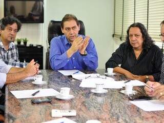 Ontem, Bernal fez reunião com parte do secretariado. (Foto: Luciano Muta)