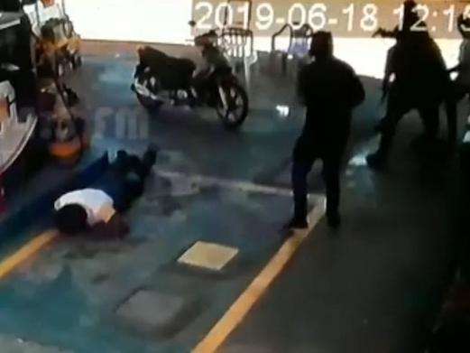 V&iacute;deos mais vistos mostram assassinato, carro em chamas e cavalo maltratado