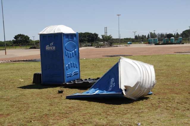 Estrutura de show continua na Pra&ccedil;a do Papa e revolta quem passa pelo local