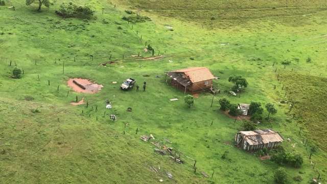 Por terra e ar, pol&iacute;cia faz cerco para prender assaltantes de carro-forte