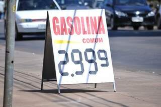 Esse aumento de etanol na gasolina não deve deixar o combustível mais barato em Campo Grande. (Foto: Marcelo Calazans)